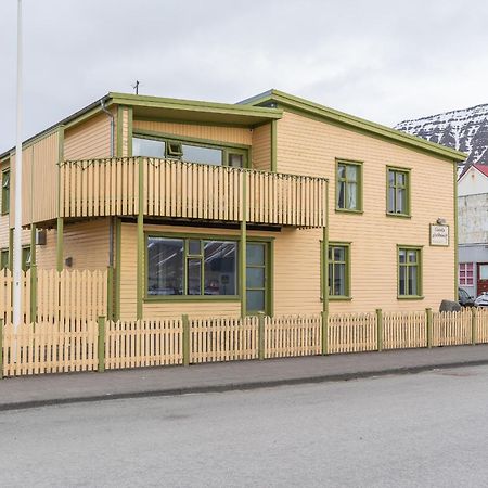 Isafjordur Hostel Екстериор снимка