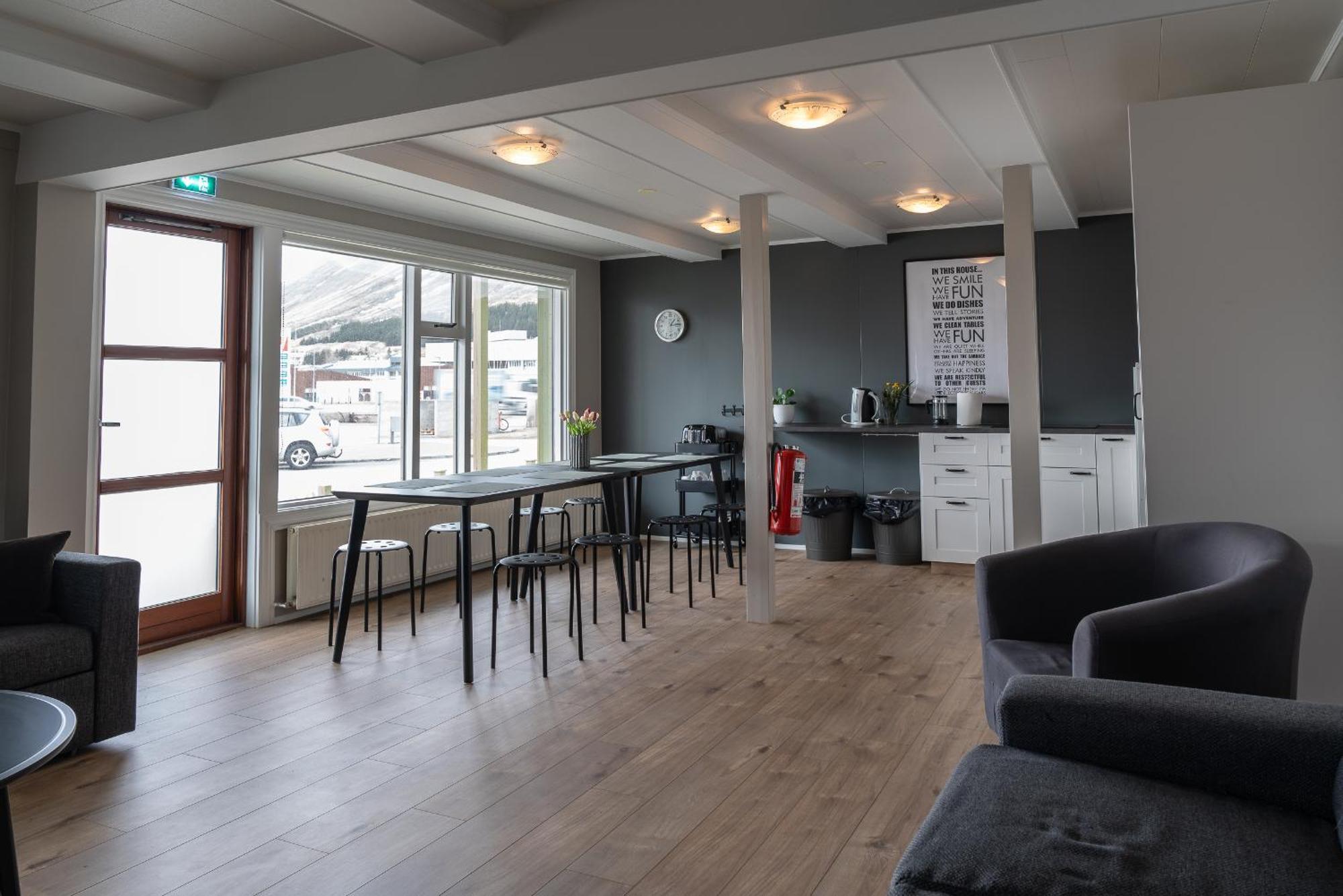 Isafjordur Hostel Екстериор снимка