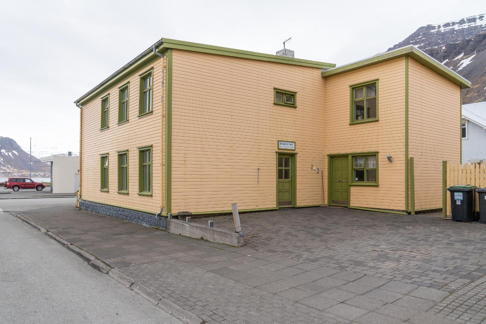Isafjordur Hostel Екстериор снимка
