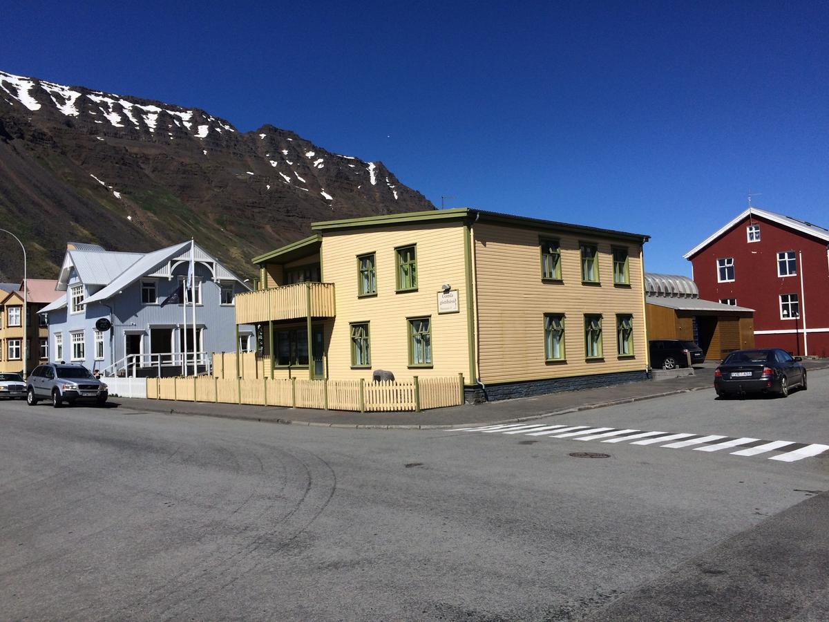Isafjordur Hostel Екстериор снимка